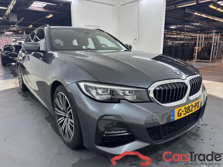 BMW 3-SERIE TOURING 330i Exec. Edition #2