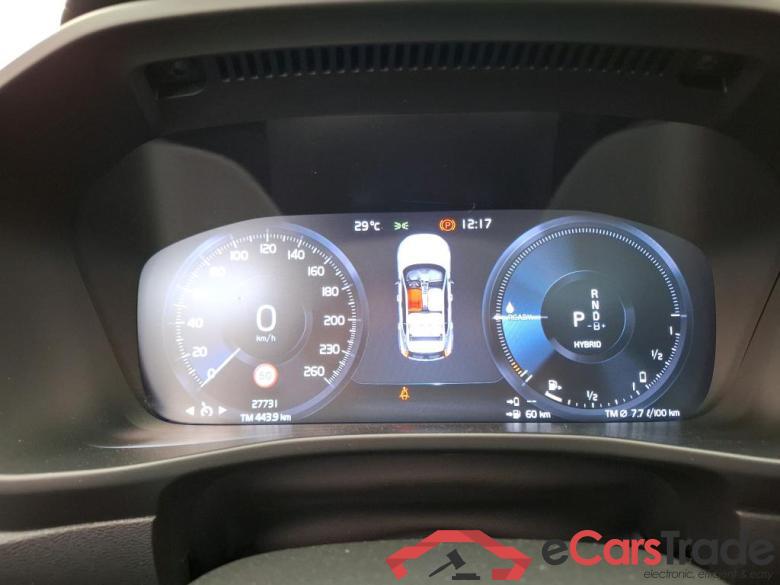 Volvo Recharge T5 262 DCT7 R-Design VOLVO XC40 / 2017 / 5P / SUV Recharge T5 262 DCT7 R-Design #6
