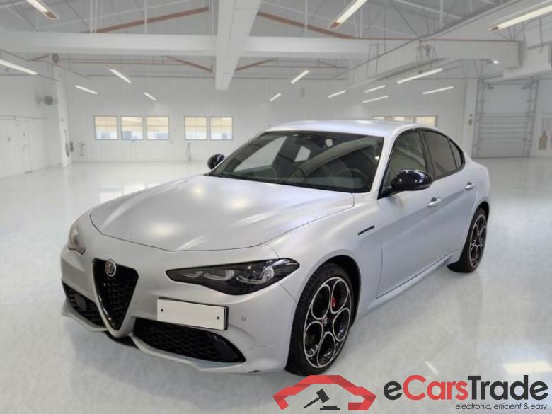 AlfaRomeo 111 ALFA ROMEO GIULIA / 2016 / 4P / BERLINA 2.0 T 280CV COMPETIZIONE AT8 Q4 #1