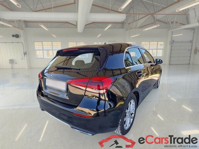 Mercedes 21 MERCEDES-BENZ CLASSE A / 2018 / 5P / BERLINA A 180 AUTOMATIC SPORT #2