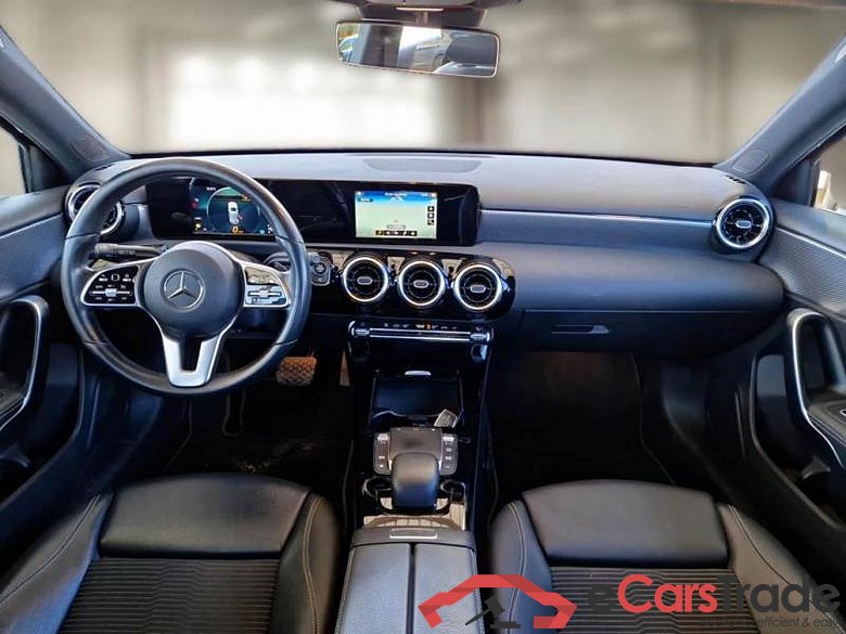 Mercedes 21 MERCEDES-BENZ CLASSE A / 2018 / 5P / BERLINA A 180 AUTOMATIC SPORT #3