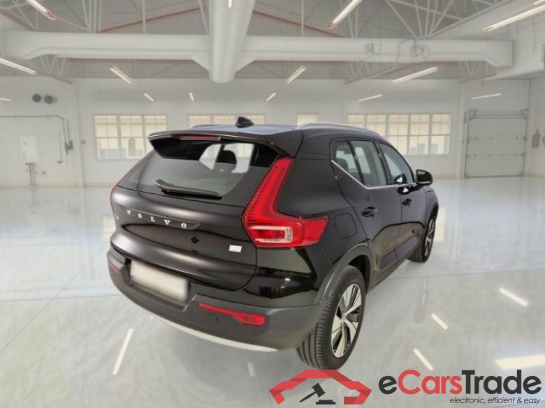 Volvo 235 VOLVO XC40 / 2017 / 5P / SUV T4 PLUG-IN HYBRID AUTO RECH INSCRIP EXPR #2
