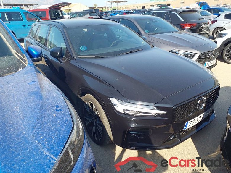 VOLVO V60 2.0 B4 R  Design