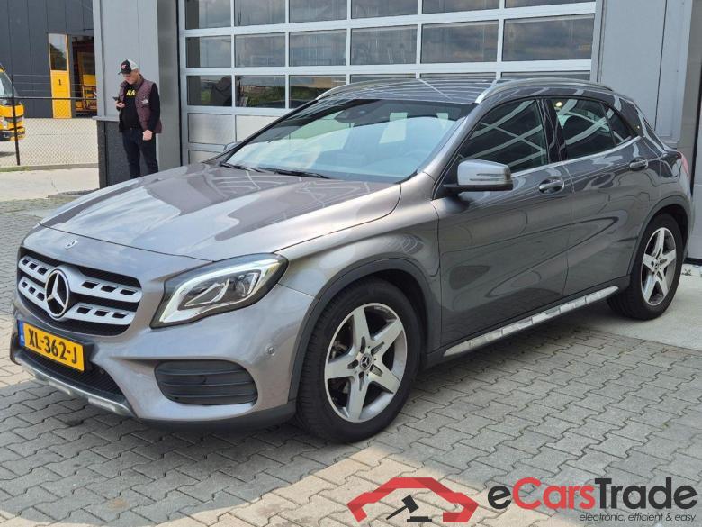 MERCEDES-BENZ GLA-klasse 180 Business Solution AMG #1