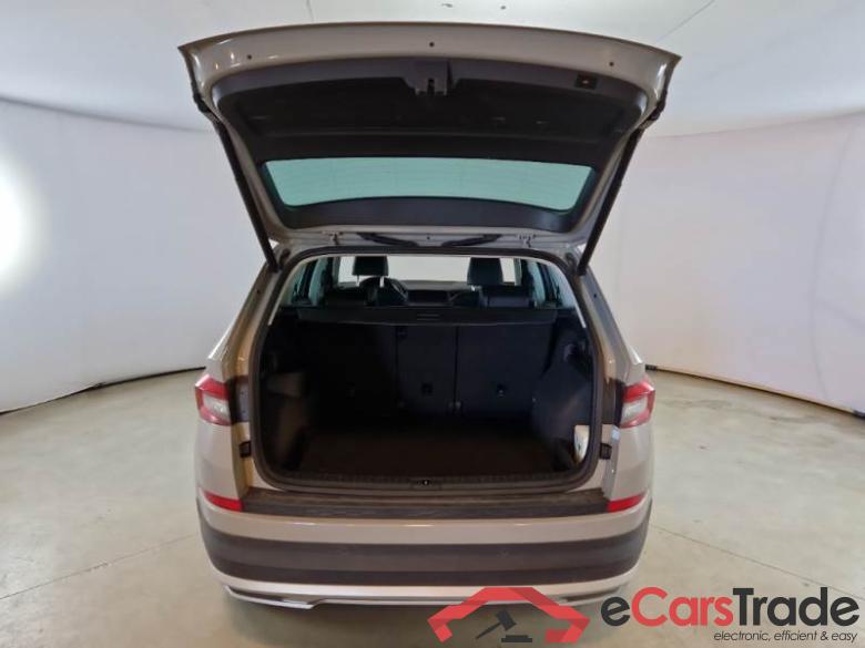 Skoda 17 SKODA KODIAQ / 2016 / 5P / SUV 2.0 TDI SCR 140KW SCOUT DSG 4WD #5