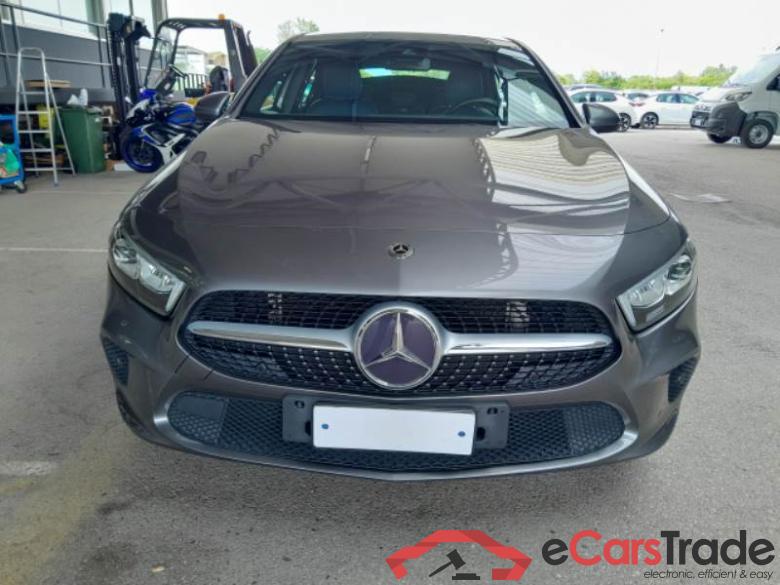 Mercedes 17 MERCEDES-BENZ CLASSE A / 2018 / 5P / BERLINA A 180 D AUTOMATIC BUSINESS EXTRA #6