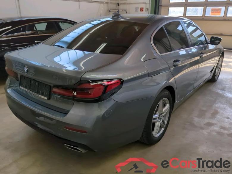 BMW 5-Serie ´16 Baureihe 5 Lim. 520 d xDrive 2.0 140KW AT8 E6d #2