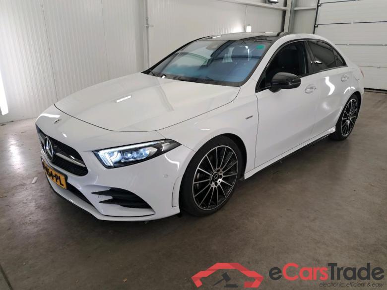 Mercedes A-Class Lim '18 Mercedes-Benz A-Klasse Limousine A 200 7G-DCT Business Solution AMG 4d #1