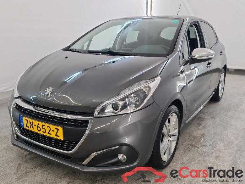 Peugeot 208 11-18 Peugeot 208 Signature 1.2 PureTech 82 5d #1
