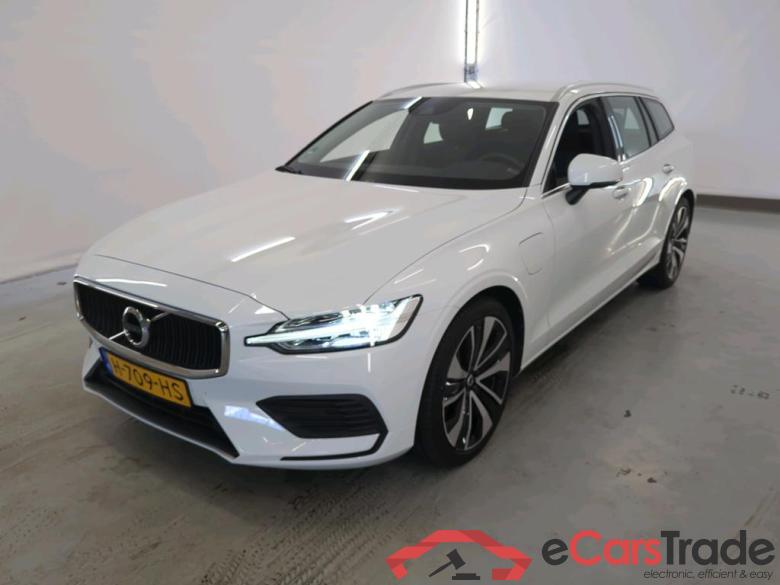 Volvo V60 '18 Volvo V60 T6 Twin Engine AWD Geartronic Moment Pro 5d #1