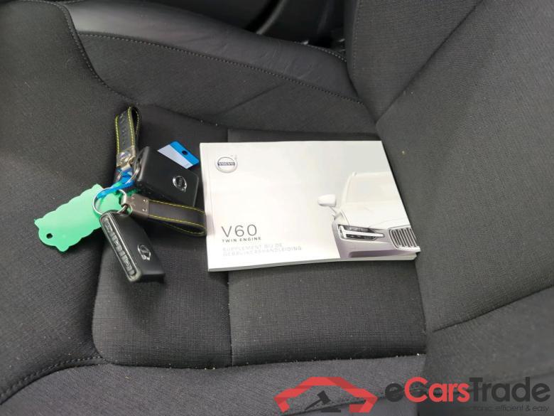 Volvo V60 '18 Volvo V60 T6 Twin Engine AWD Geartronic Moment Pro 5d #4