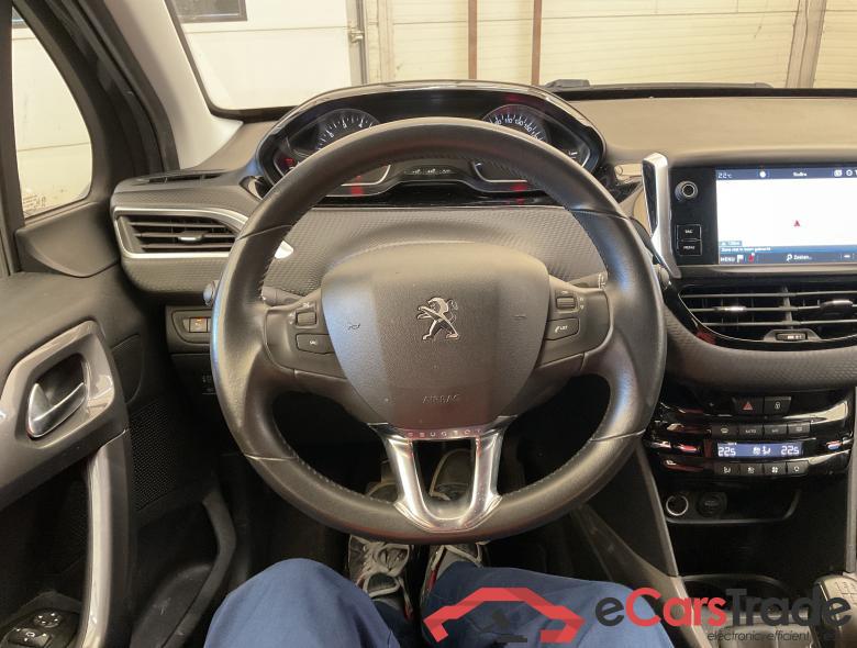 Peugeot 2008 1.2i PureTech Style Navi Klima PDC ... #6
