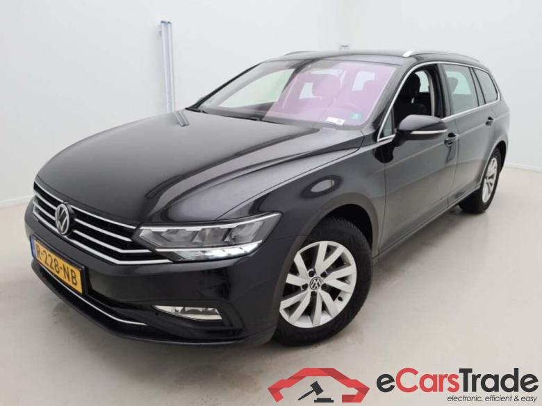 VOLKSWAGEN Passat Variant 1.5 TSI Business DSG #1