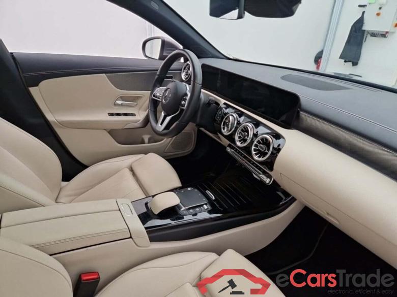 MERCEDES-BENZ CLA-klasse Shooting Brake 200 Business Sol Luxury DCT #3