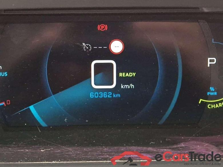 PEUGEOT e-2008 EV Allure 50 kWh #4