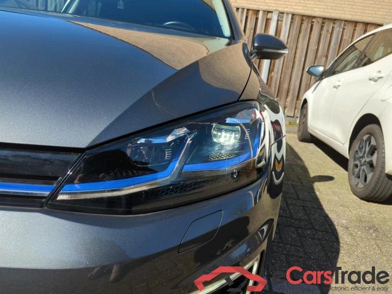 VOLKSWAGEN e-Golf  #4