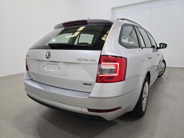 Skoda Octavia Combi 1.4 CNG Ambition Aut. Navi Klima PDC ... #4