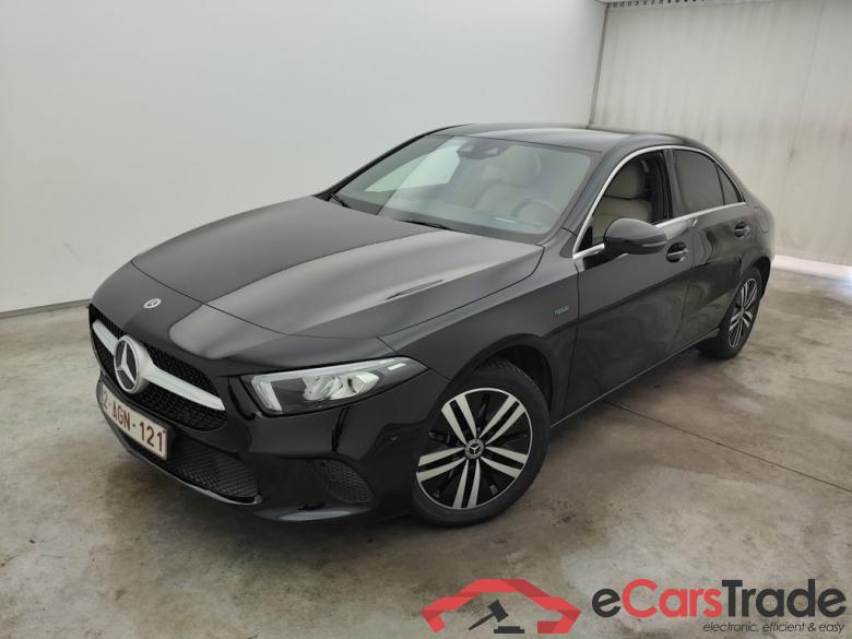 Mercedes-Benz A-Klasse Limousine A 250e Business Solution 4d #1