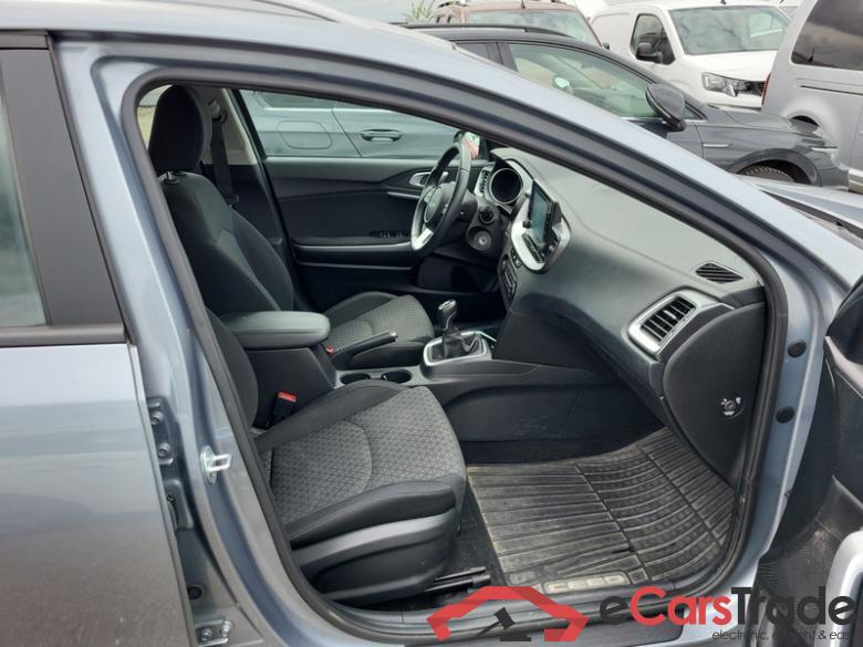 Kia  Ceed Sportswagon (2018->) Ceed SW 1.5 T-GDI 118 Fresh #6