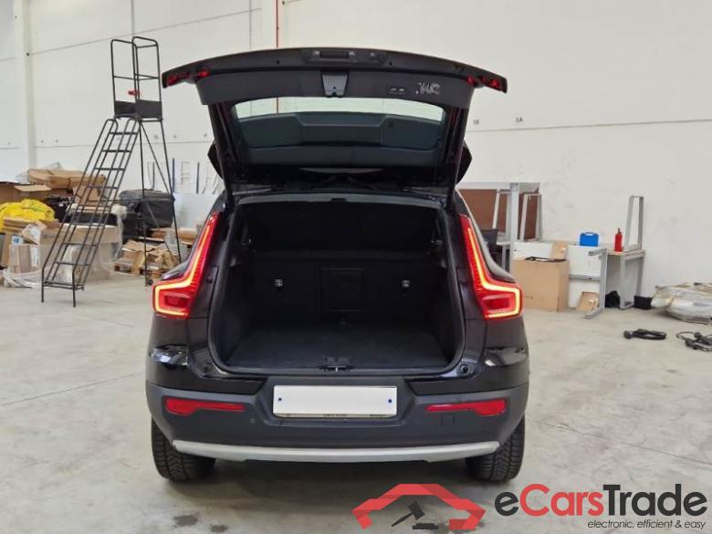 Volvo 235 VOLVO XC40 / 2017 / 5P / SUV T4 PLUG-IN HYBRID AUTO RECH INSCRIP EXPR #6