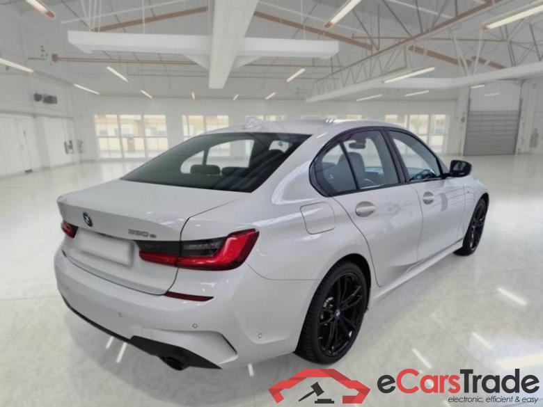 BMW 54 BMW SERIE 3 / 2018 / 4P / BERLINA 330E MSPORT AUT. #2