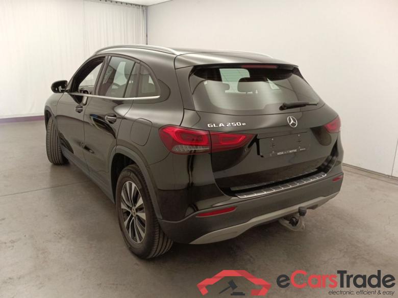 Mercedes-Benz GLA GLA 250 e 5d #3