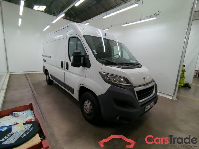 Peugeot 2.0 BLUEHDI 110 PREMIUM PACK 335 L2H2 PEUGEOT Boxer VU 4p Fourgon 2.0 BLUEHDI 110 PREMIUM PACK 335 L2H2 #4