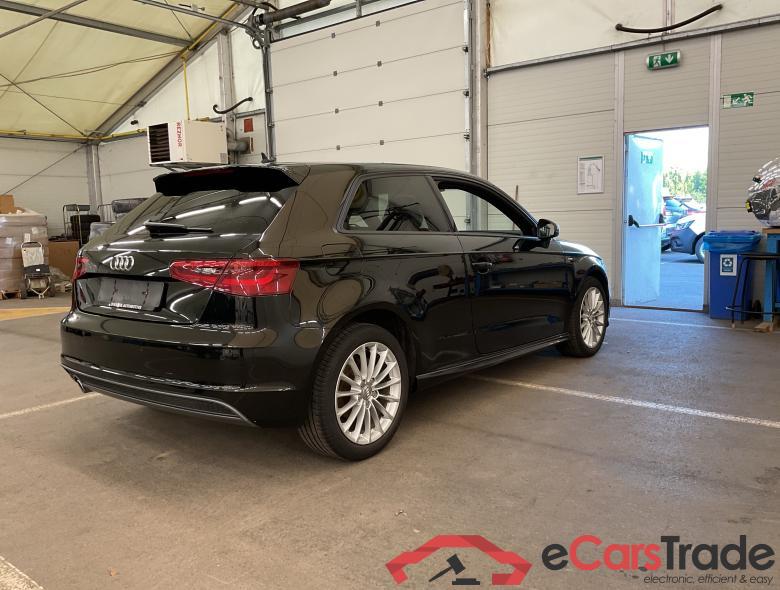 AUDI A3 Audi A3 3 portes Attraction 1.6 TDI  81(110) kW(ch) 6 vitesses #2