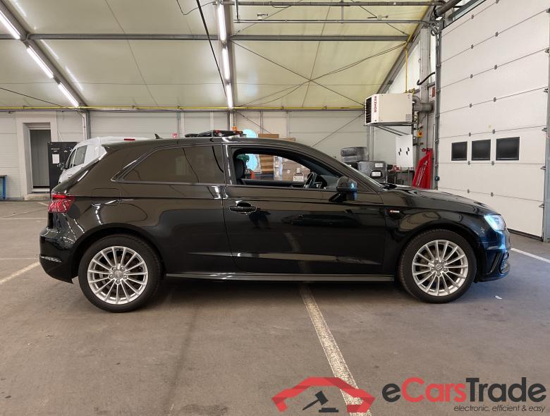 AUDI A3 Audi A3 3 portes Attraction 1.6 TDI  81(110) kW(ch) 6 vitesses #3