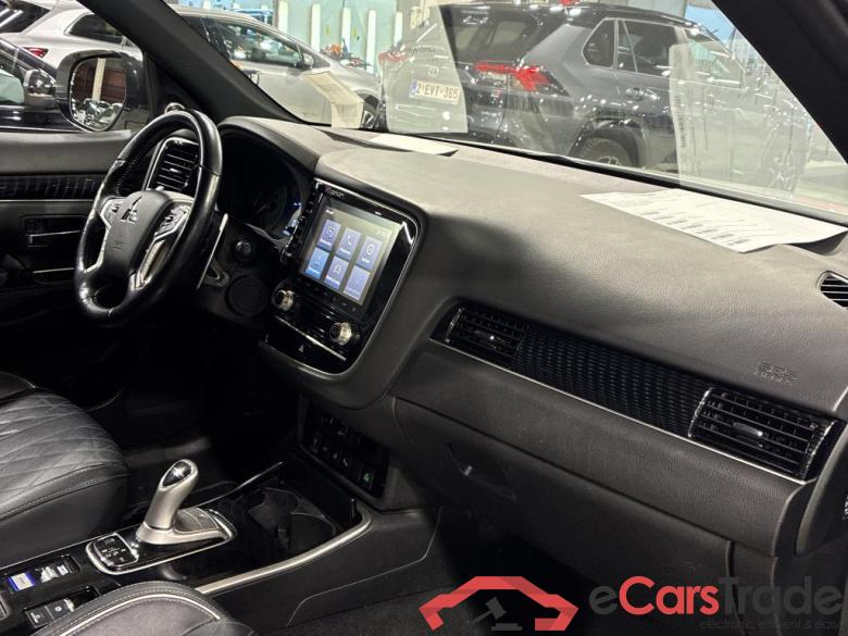 MITSUBISHI OUTLANDER - 2019 2.4i 4WD PHEV Instyle SDA-NAV #5