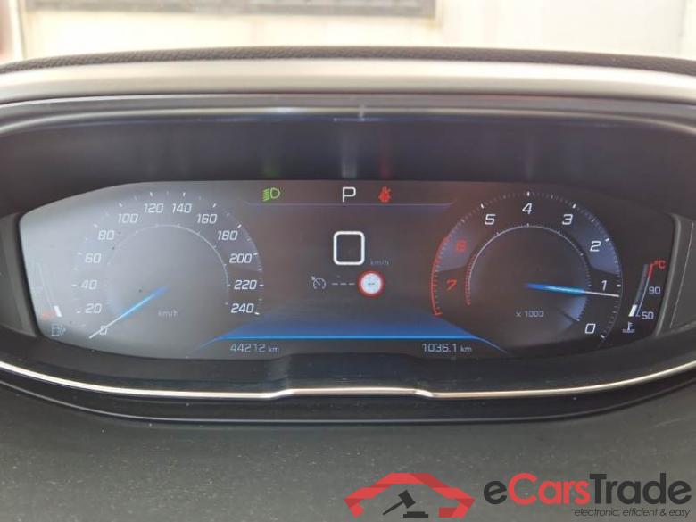 Peugeot 51 PEUGEOT 3008 / 2016 / 5P / SUV PURETECH TURBO 180 EAT8 SeS GT LINE #4