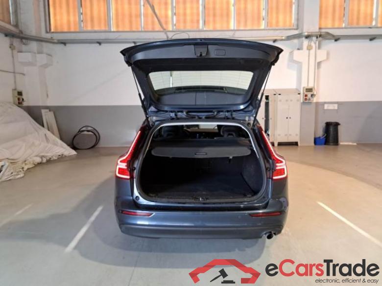 Volvo 5 VOLVO V60 / 2018 / 5P / STATION WAGON D3 GEARTRONIC BUSINESS #5