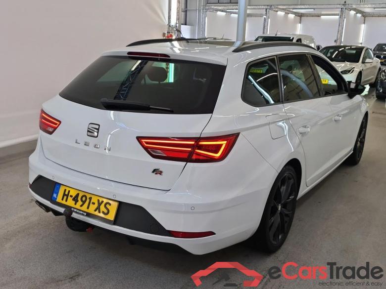 Seat Leon ST 12-19 SEAT Leon Sportstourer 1.5 TSI FR Ultimate Edition Black DSG 5d #2