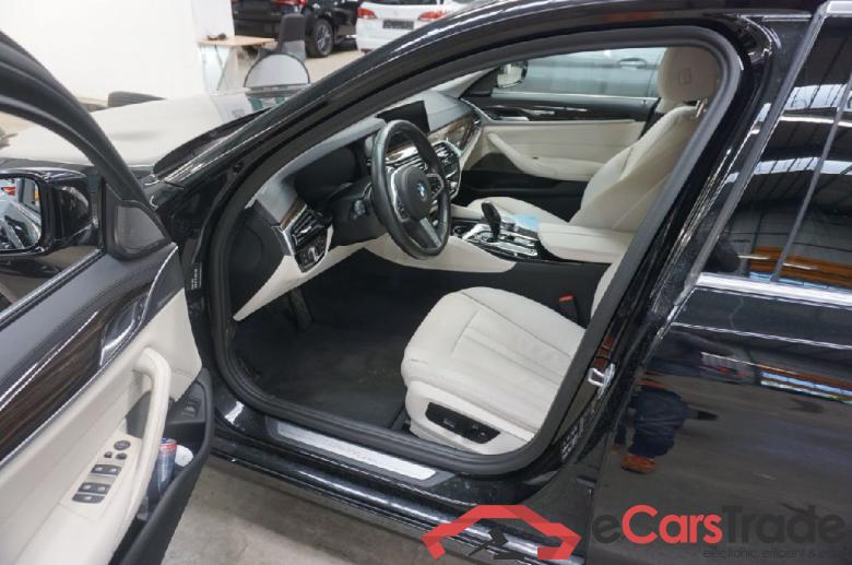 BMW 5-Serie Touring ´16 Baureihe 5 Touring 530 i xDrive Luxury Line 2.0 185KW E6dT #4