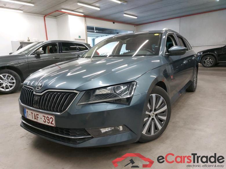 SKODA - SKO SUPERB COMBI CRTDI 120PK GREENLINE STYLE Premium & GPS & Comfort & Trailer hook #1