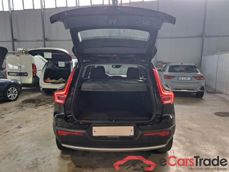 Volvo 228 VOLVO XC40 / 2017 / 5P / SUV T5 PLUG-IN HYBRID AUTO RECH INSCRIP EXPR #5