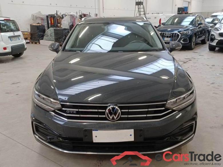 Volkswagen 14 VOLKSWAGEN PASSAT / 2019 / 5P / STATION WAGON VAR. 1.4 PLUG IN HYBRID GTE DSG #6