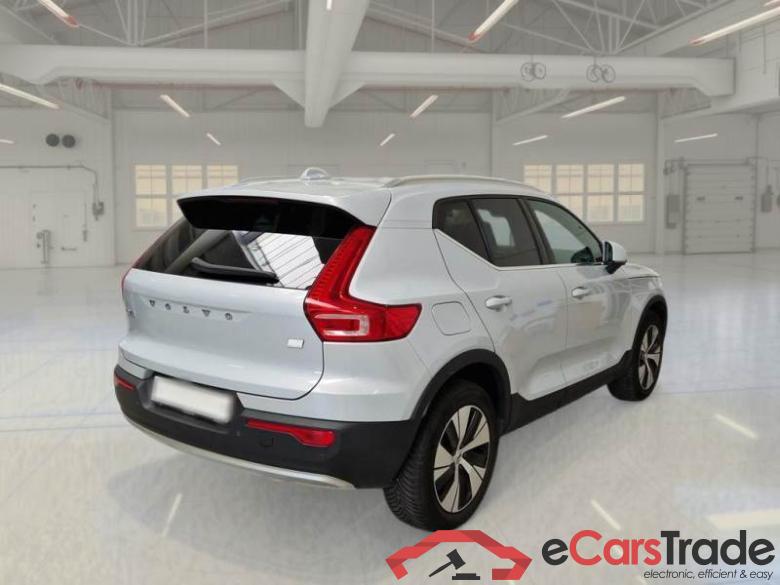 Volvo 146 VOLVO XC40 / 2017 / 5P / SUV T5 PLUG-IN HYBRID RECH INSCRIP EXPR MY21 #2