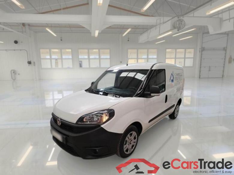 Fiat 48 FIAT DOBLÒ CARGO / 2014 / 4P / VETT. FURGONATA CH1 LOUNGE 1.3 MJET 95CV E6D SeS #1