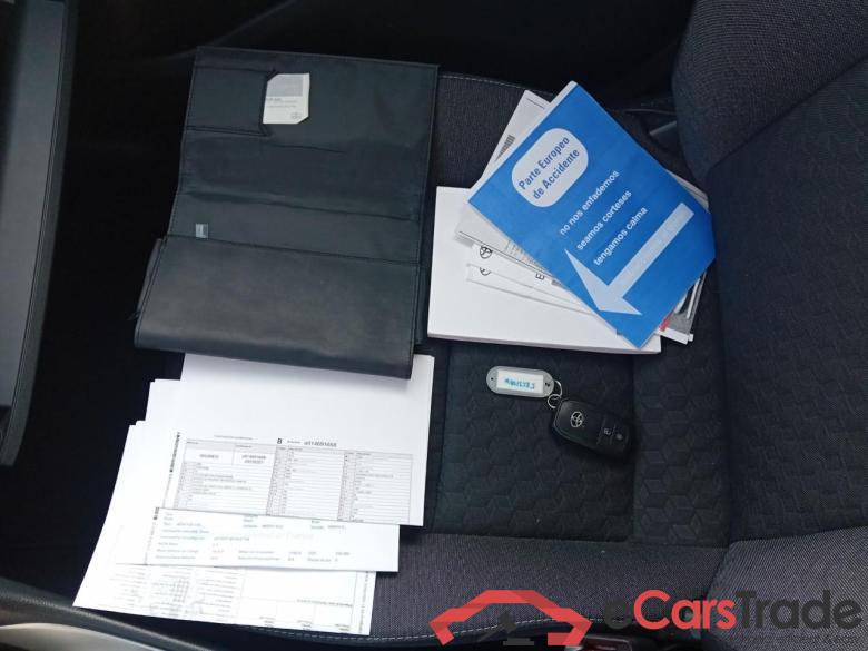 Toyota 1.5 120H Active Tech TOYOTA Yaris / 2020 / 5P / berlina con portón 1.5 120H Active Tech #5