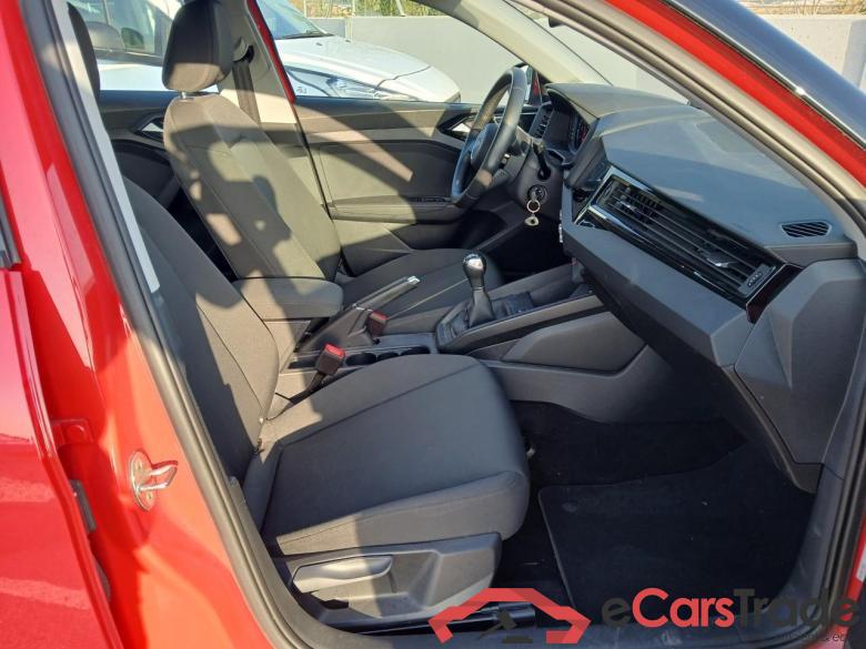 Audi Sportback S line 30 TFSI 81kW (116CV) (AC) AUDI A1 / 2018 / 5P / berlina con portón Sportback S line 30 TFSI 81kW (116CV) (AC) #6