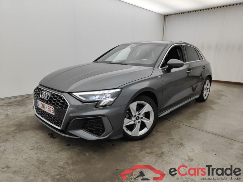 Audi A3 Sportback 1.5 35 TFSi 110kW S tronic S line 5d #2