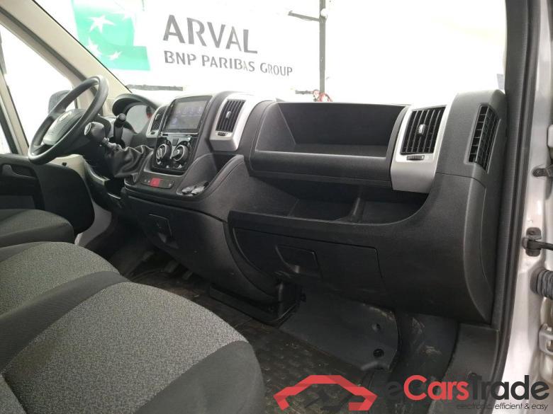Fiat 2.3 Multijet 140 3.5 C H2 Pro Lounge FIAT Ducato / 2014 / 4P / Fourgon tôlé 2.3 Multijet 140 3.5 C H2 Pro Lounge #5