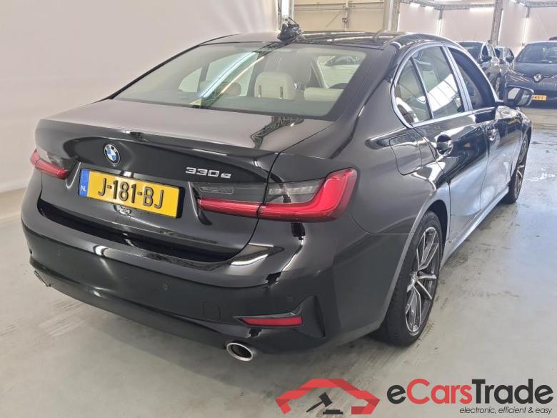 BMW 3 Serie Sedan '18 BMW 3 Serie Sedan 330e  eDrive Edition 4d #2