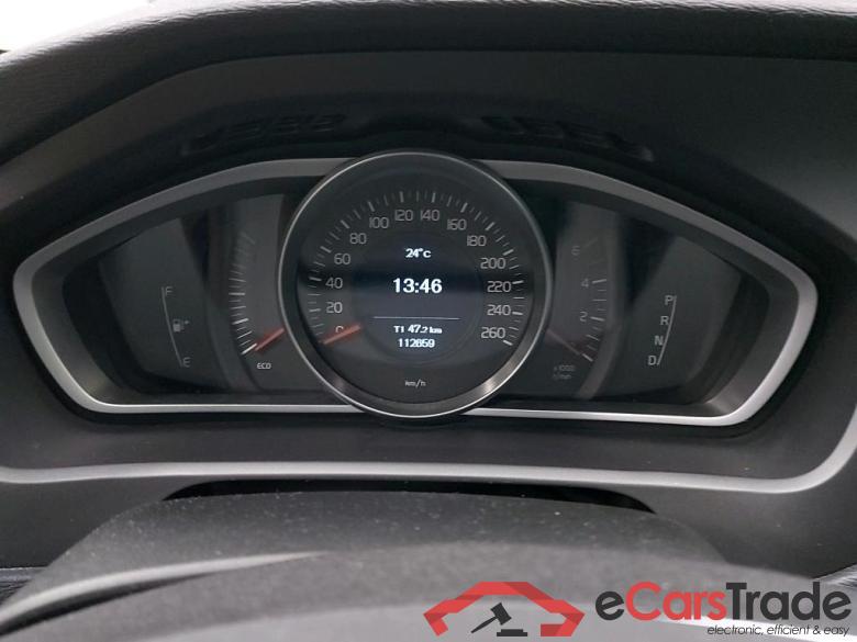VOLVO - VOL V40 D2 120PK Geartronic ECO Momentum Pack Professional & Park Assist #5