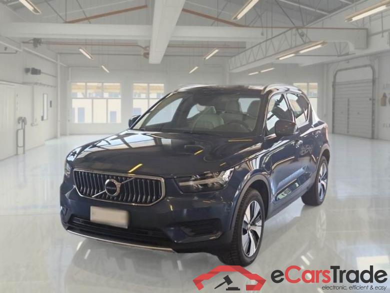 Volvo 228 VOLVO XC40 / 2017 / 5P / SUV T5 PLUG-IN HYBRID AUTO RECH INSCRIP EXPR #1