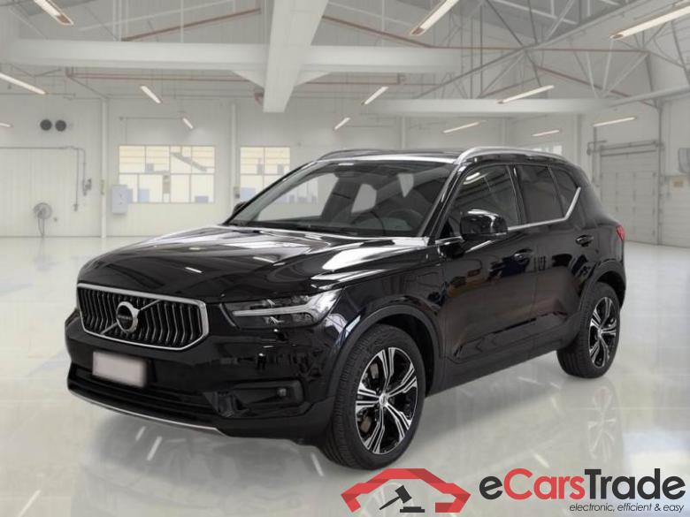 Volvo 235 VOLVO XC40 / 2017 / 5P / SUV T4 PLUG-IN HYBRID AUTO RECH INSCRIP EXPR #1
