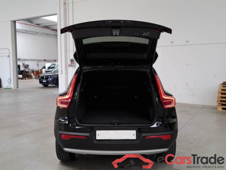 Volvo 235 VOLVO XC40 / 2017 / 5P / SUV T4 PLUG-IN HYBRID AUTO RECH INSCRIP EXPR #5