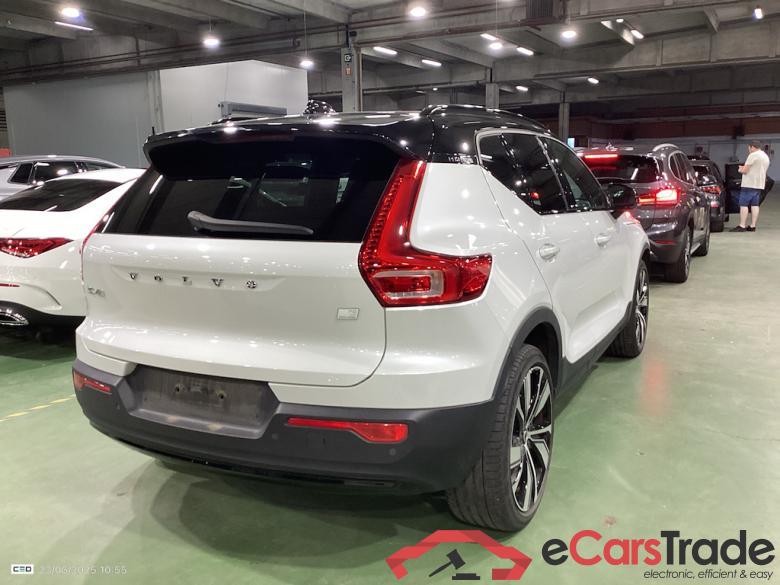 VOLVO XC40 78 KWH P8 AWD RECHARGE R-DESIGN #4