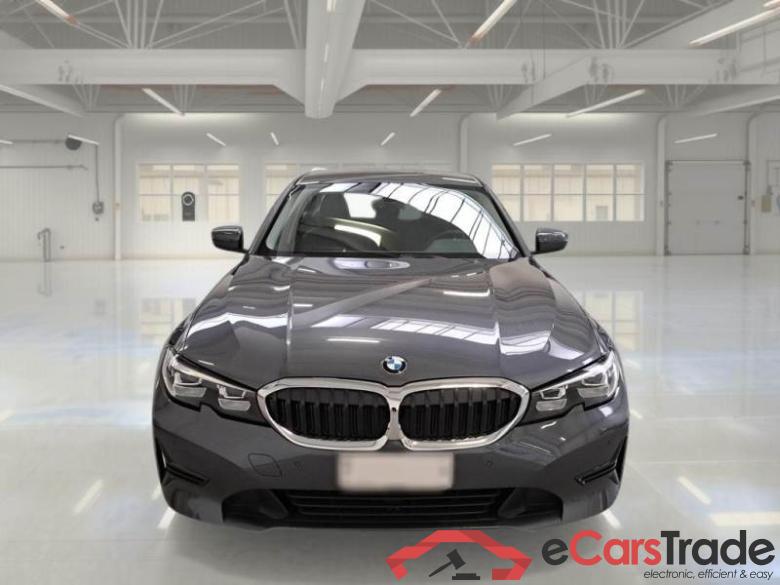 BMW 14 BMW SERIE 3 / 2018 / 4P / BERLINA 318D BUSINESS ADVANTAGE AUTOMATICA #6